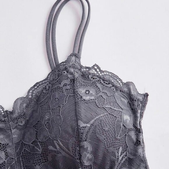 Abercrombie & Fitch Grey Lace Bralette - NWOT - Picture 3 of 7